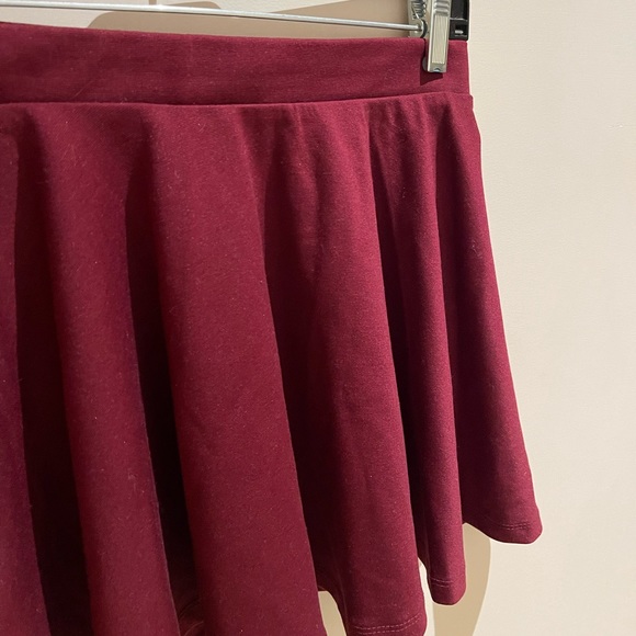 Burgundy skirt - Picture 2 of 3